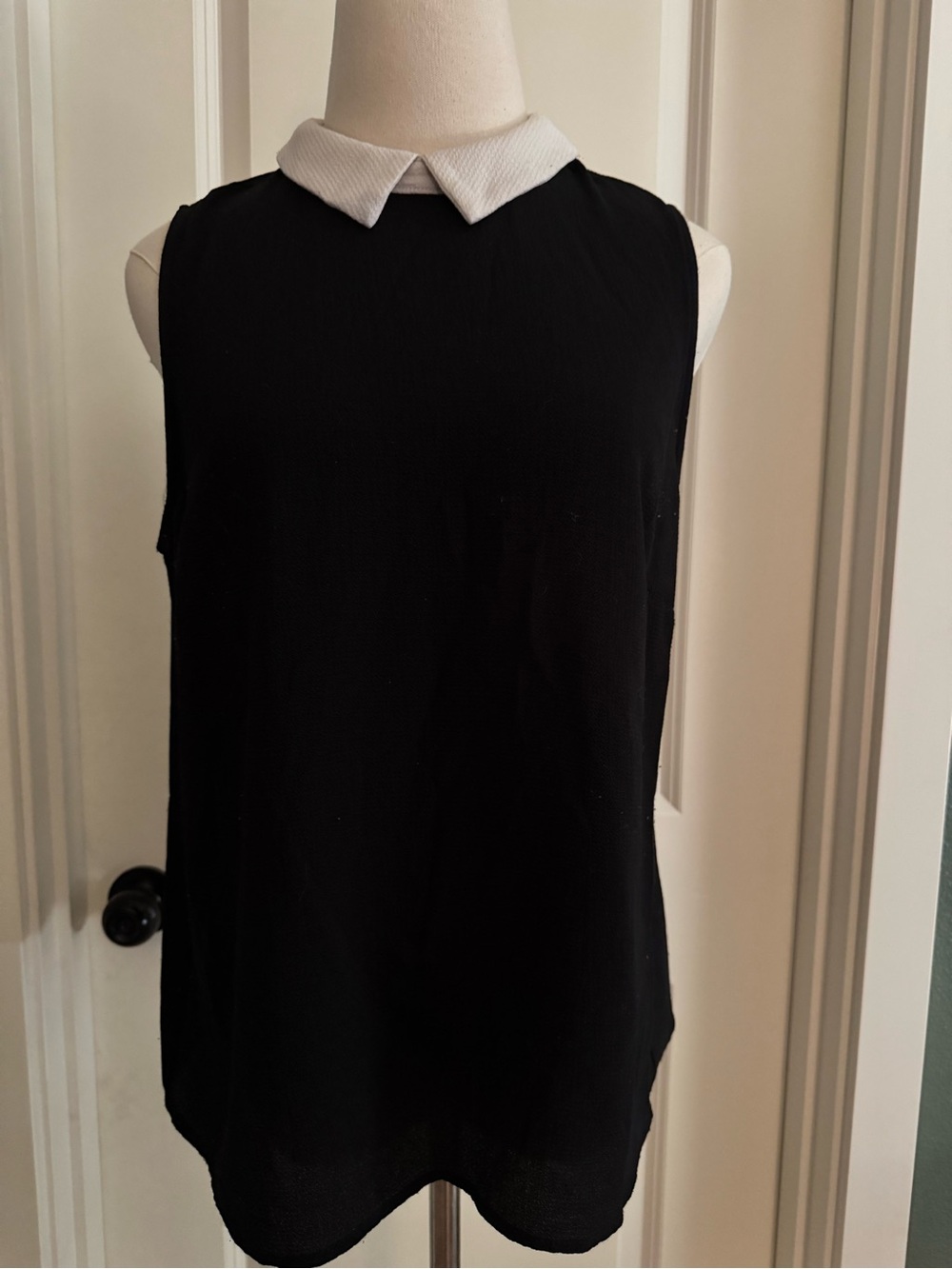 CeCe Black Sleeveless Top with White Pointed Collar